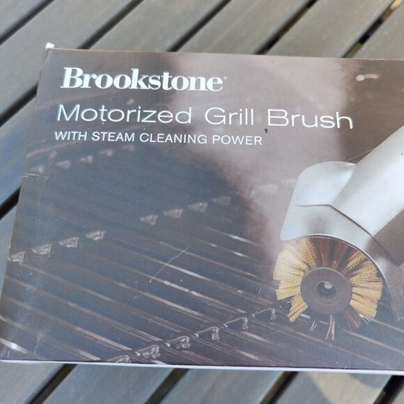 Brookstone Motorized Grill Brush w Heavy Duty Steam Cleaning Power 641621 NEW  - Picture 6 of 7